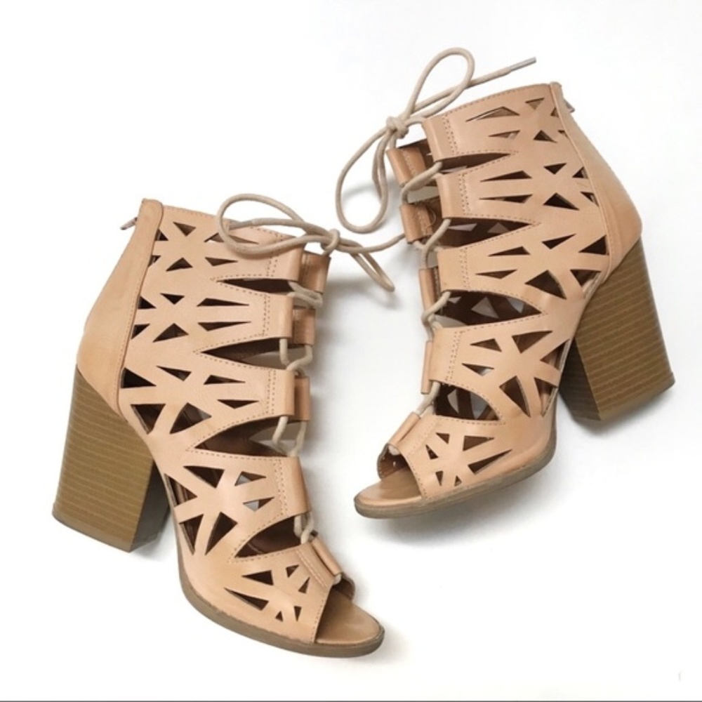 Quipid  Size 7 Bootie